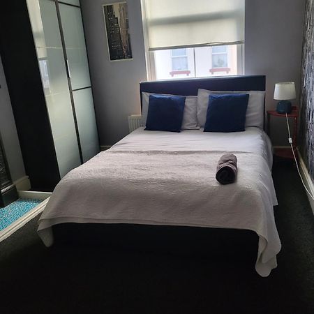 Haya Guest House Олдбъри Екстериор снимка