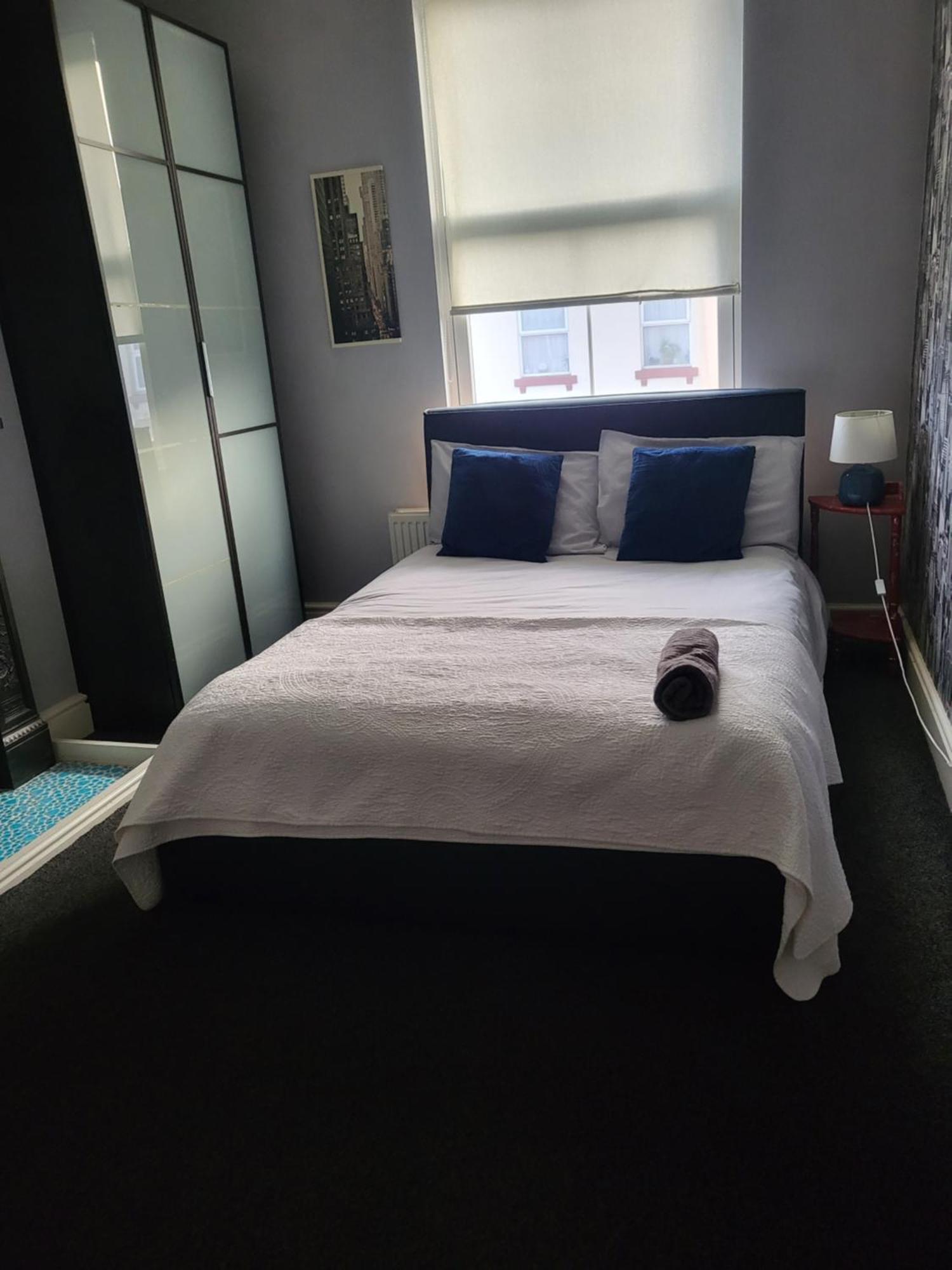 Haya Guest House Олдбъри Екстериор снимка